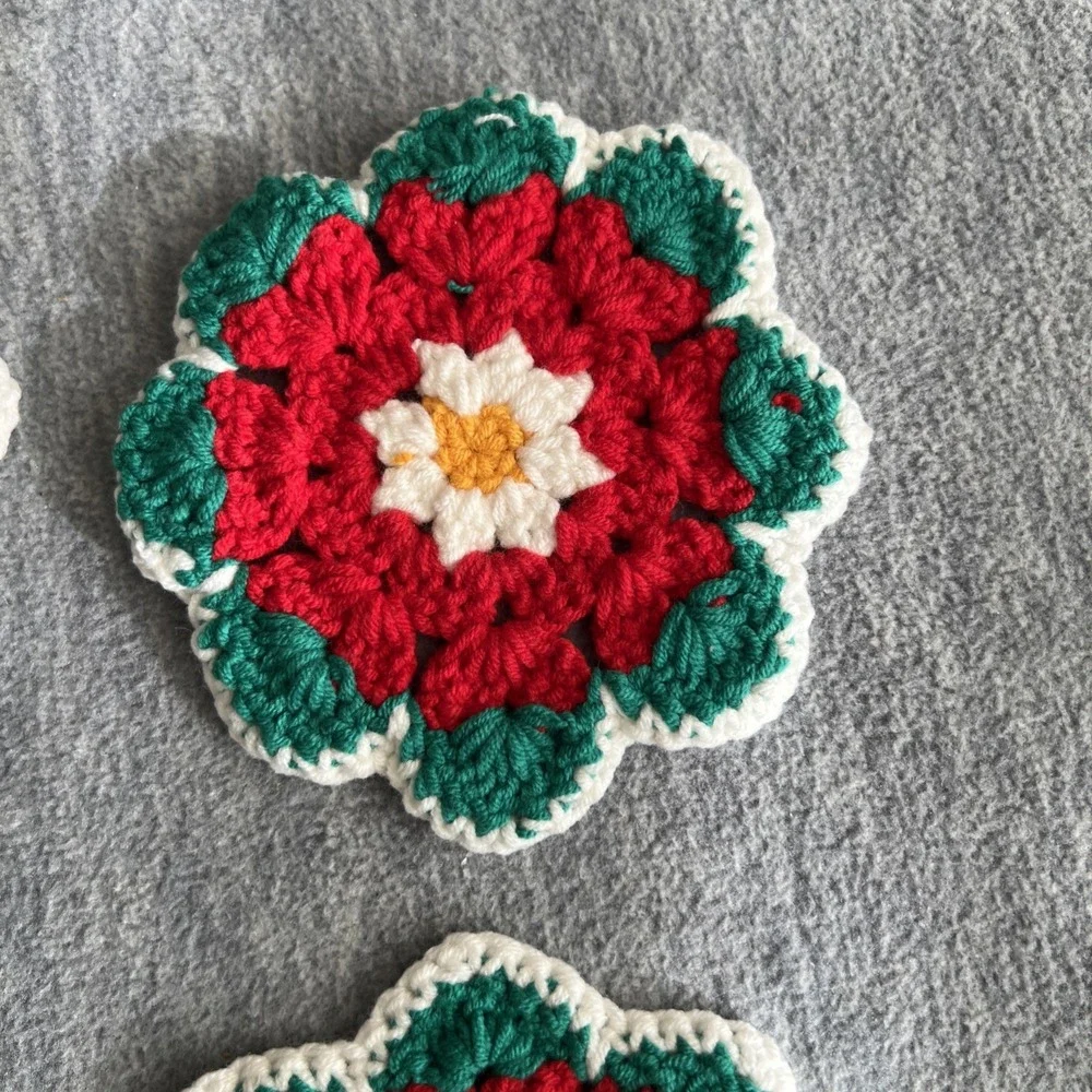 Poinsettia Christmas Coasters Pads Handmade Crochet Woven 4 Pk Home Decor 4